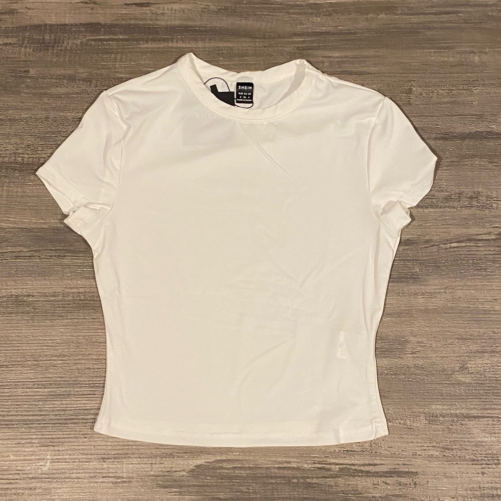Fitted cropped tee